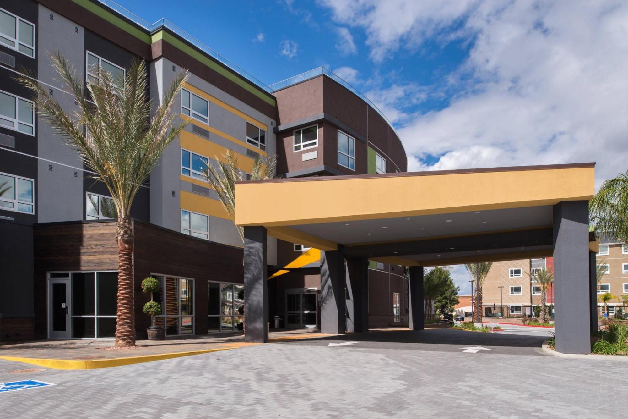 Courtyard By Marriott Temecula Мурриета Экстерьер фото